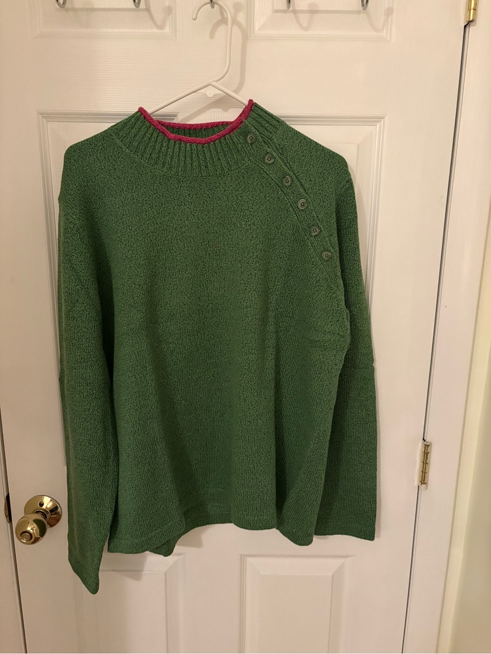 Orvis Green Crewneck Sweater with Pink Trim Perfect for Autumn Walks.